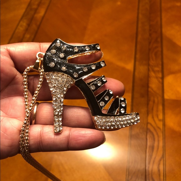 Black Heel Necklace - Picture 2 of 2